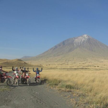 Motorradreisen Tansania, Motorräder, Schotterstraße  
Motorräder, Bergpass  
Motorräder, Dorf  
Motorräder, Yurt  
Motorräder, Markt  
Motorräder, See